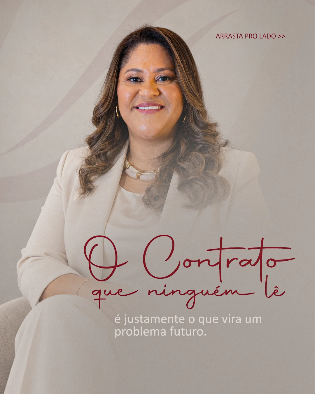 Carrossel de Suze Ferreira Lopes com retrato profissional e composição em bordô, papel e dourado