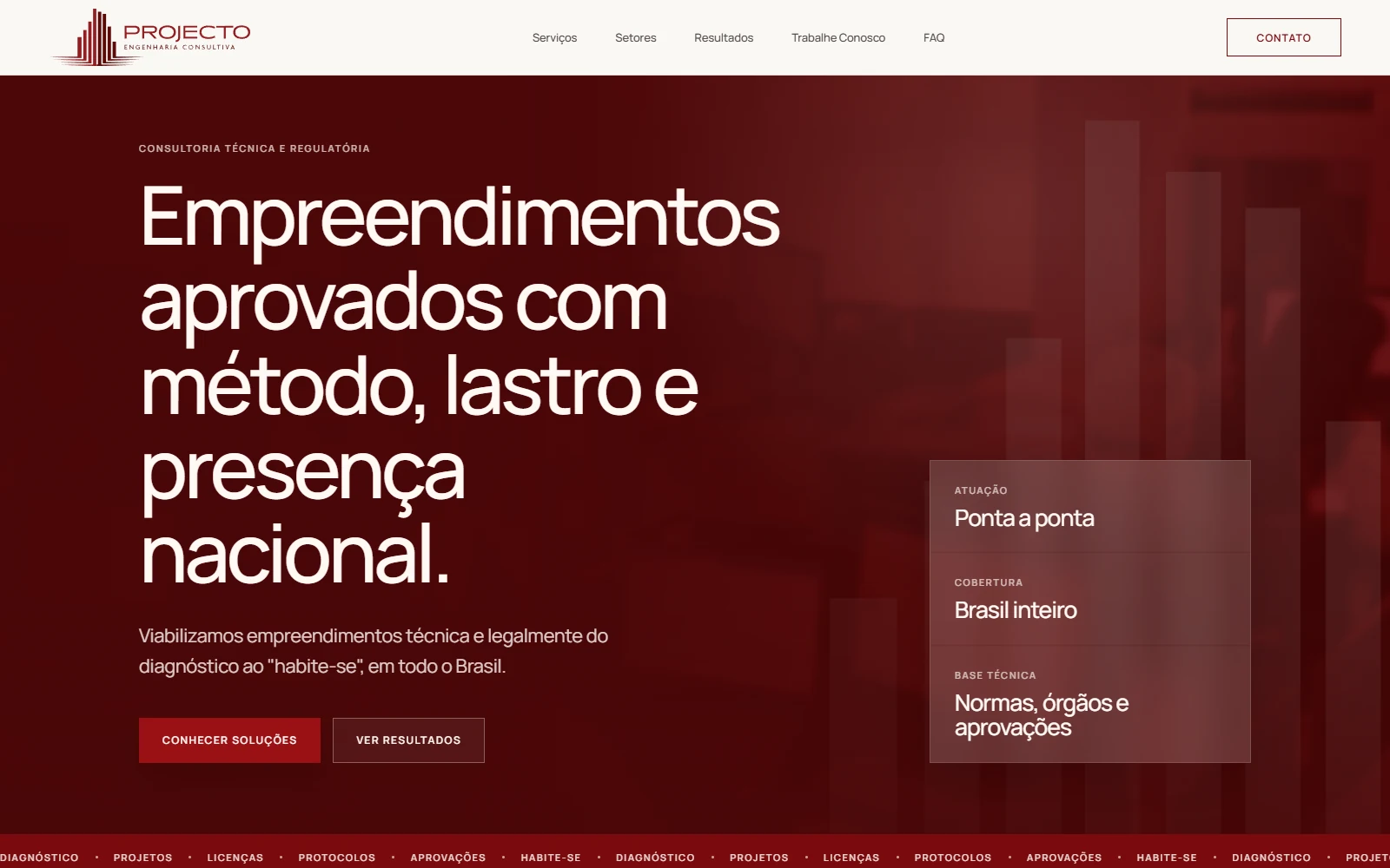Website da Projecto Engenharia com abertura em vermelho profundo e serviços técnicos organizados em módulos
